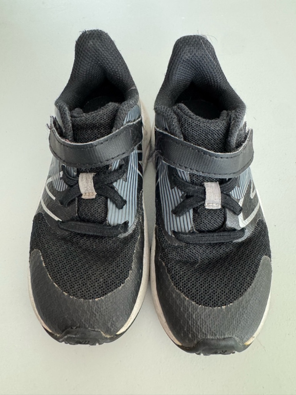 New Balance Kids Sneakers Size 9.5 – Black & Gray Athletic Shoes